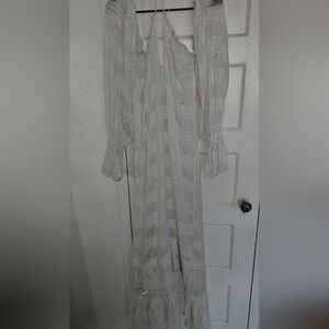 PrettyLittleThing Ivory Lace Long Sleeve Maxi Dress